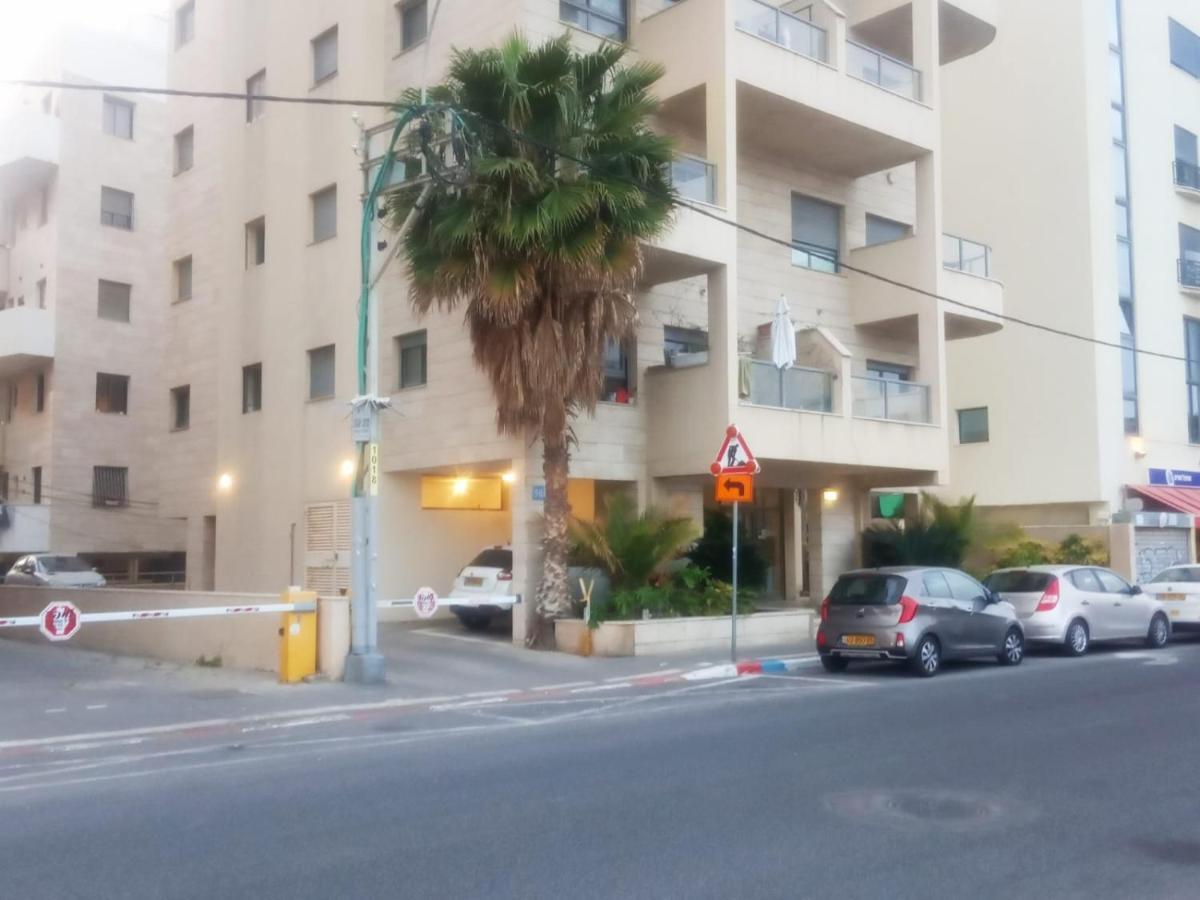 Pangsapuri 75 m² dengan 2 bilik tidur dan 2 bilik mandi peribadi di Kawasan Pantai Tel Aviv Luaran gambar